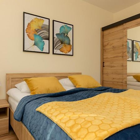 Cosy Apartment Bialej Floty With Parking By Noclegi Renters Варшава Экстерьер фото