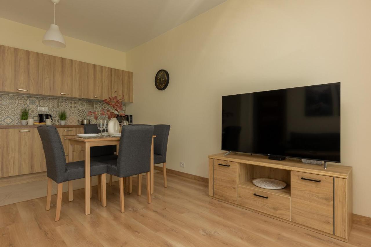 Cosy Apartment Bialej Floty With Parking By Noclegi Renters Варшава Экстерьер фото